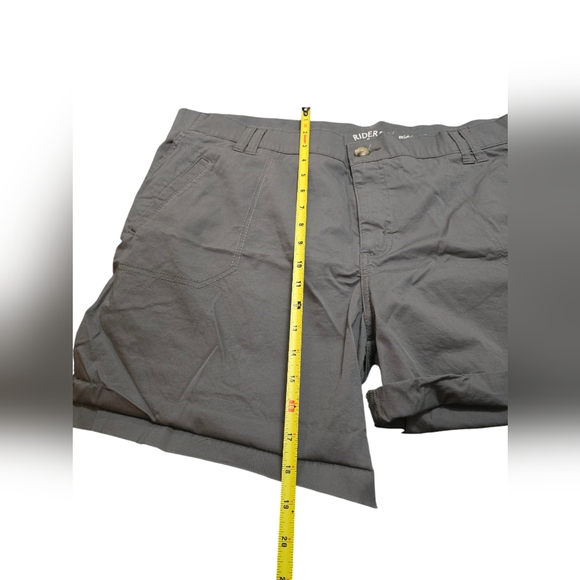 Riders by Lee Gray Midrise Shorts Size 22 - Picture 6 of 7